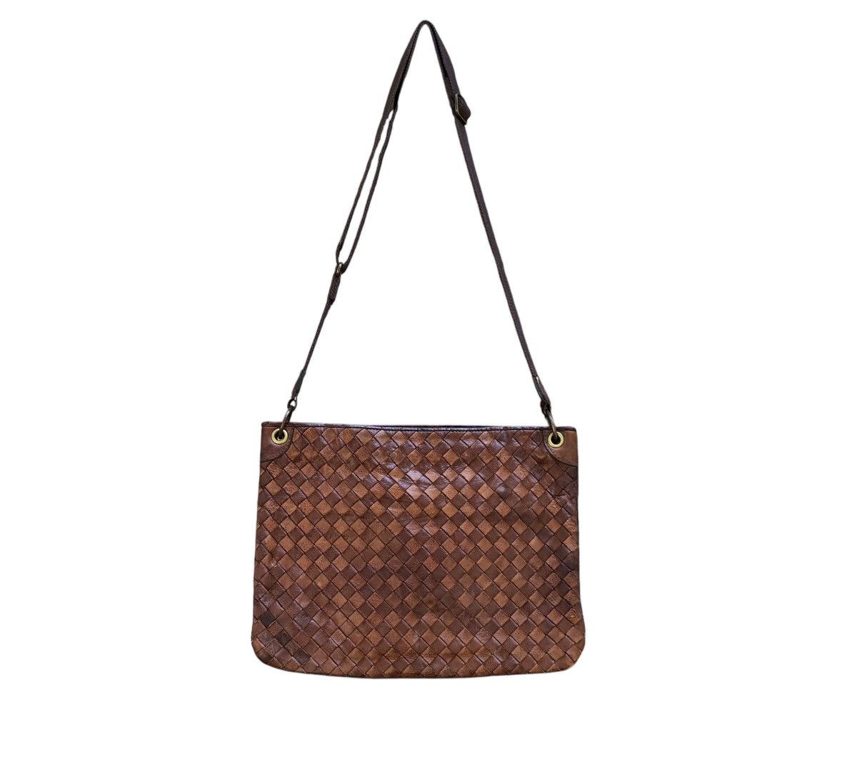 Designer × Genuine Leather × Uniqlo Uniqlo Embroidery Leather Sling Bag Size ONE SIZE - 1 Thumbnail