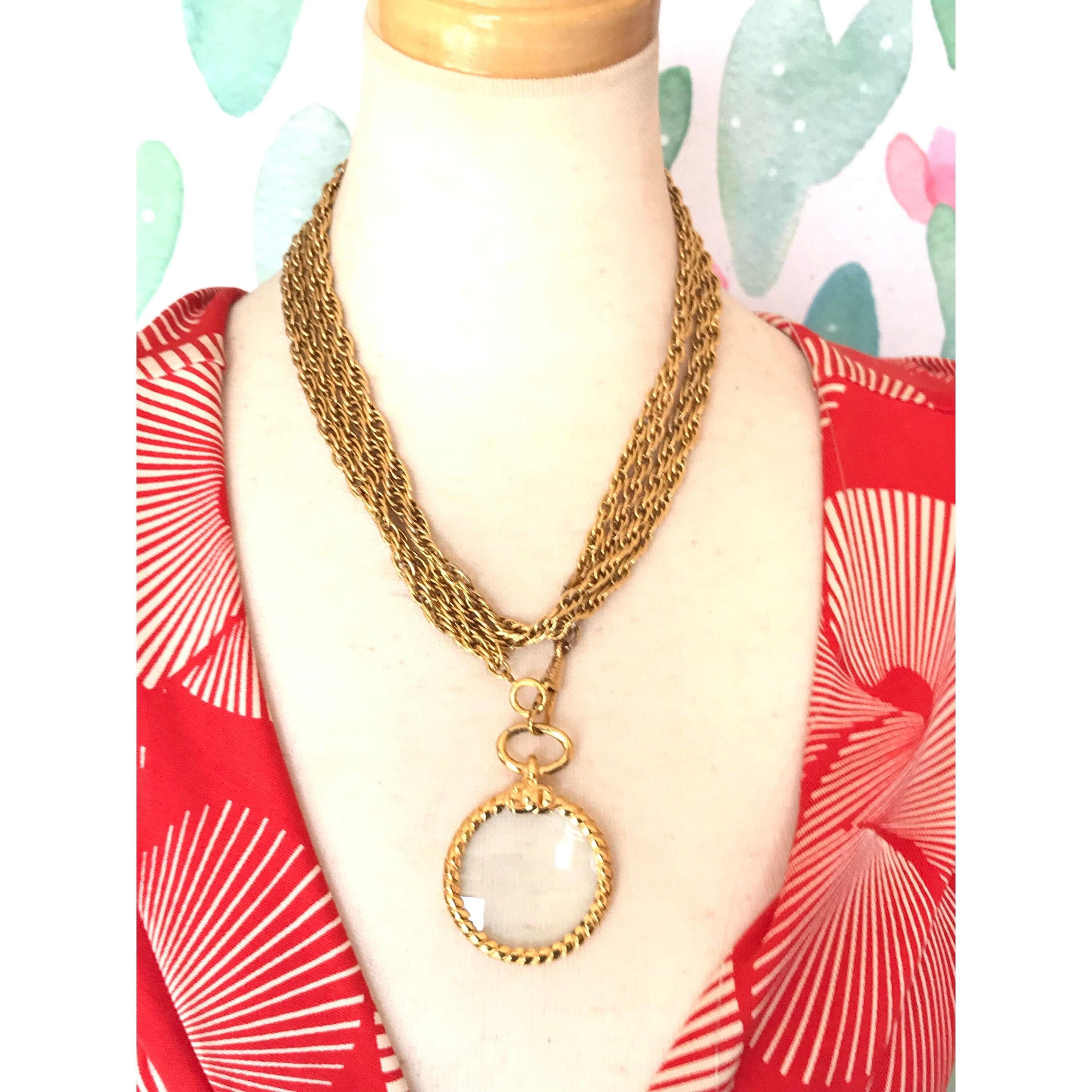 Vintage CHANEL chain necklace with round loupe glass