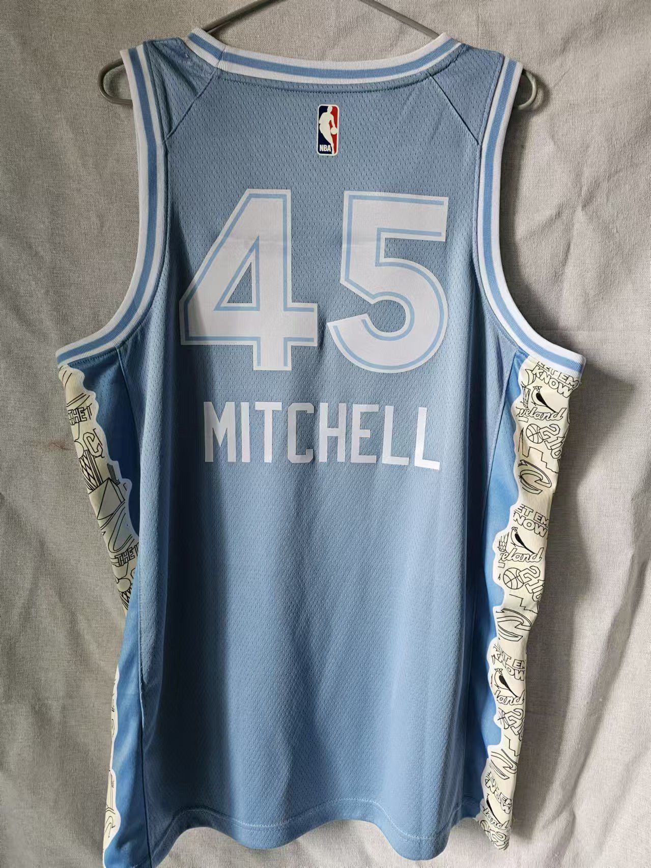 NBA Cleveland Cavaliers 45 Donovan Mitchell Jersey City Edition Size US M / EU 48-50 / 2 - 1 Thumbnail