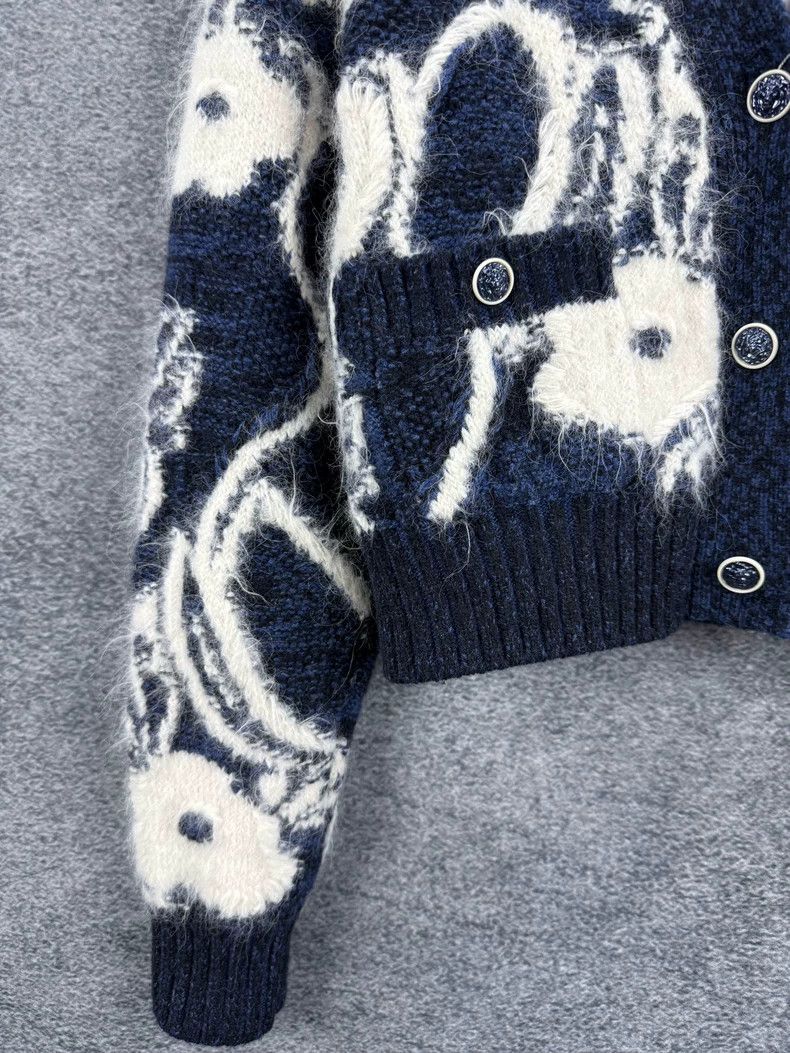 Chanel Chanel V-neck cardigan coat Size XS / US 0-2 / IT 36-38 - 5 Thumbnail