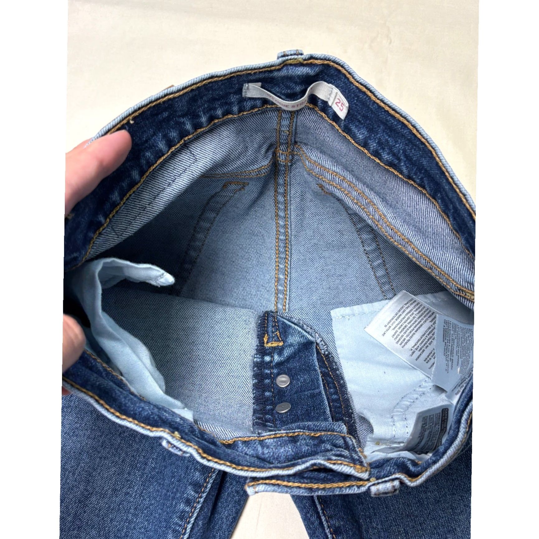 Levi's VINTAGE Levi Strauss Wedgie Straight Jeans Distressed Medium Wash Women's 25 Size 42" / US 20 - 4 Thumbnail