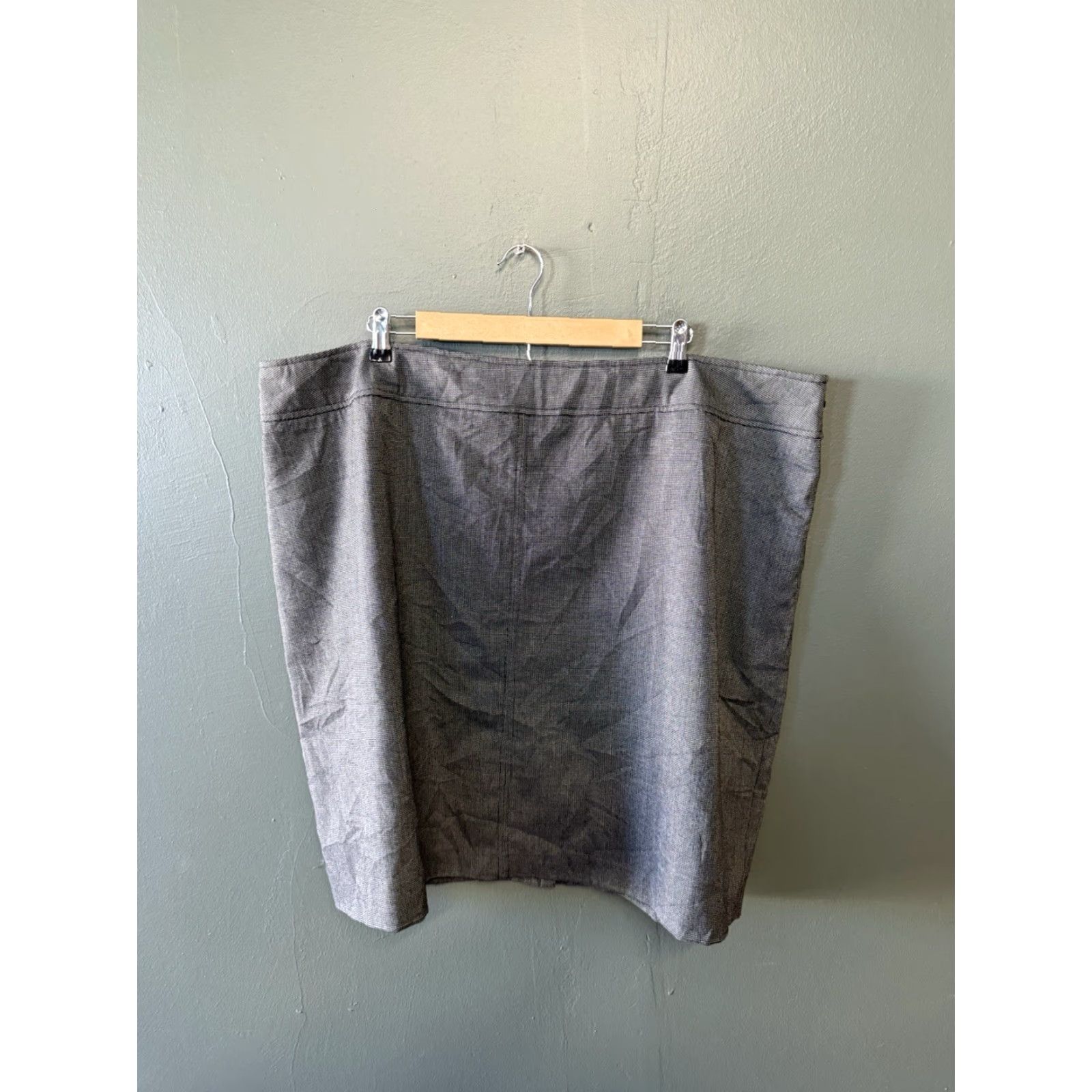 Avenue Avenue Skirt Women Plus Size 24 Gray Pencil Knee Length 23in 24in Waist Womens Size 42" / US 20 - 2 Thumbnail