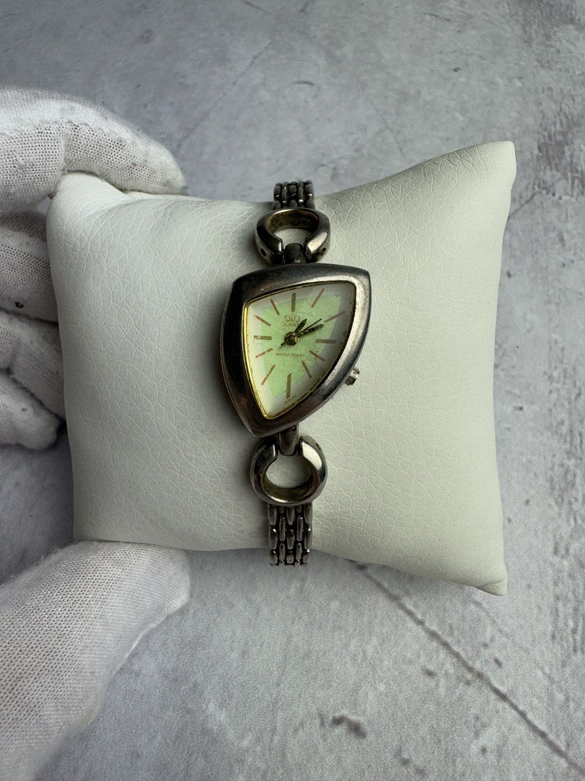 Japanese Brand Q&Q Japanese Style Watch Vintage Size ONE SIZE - 1 Thumbnail