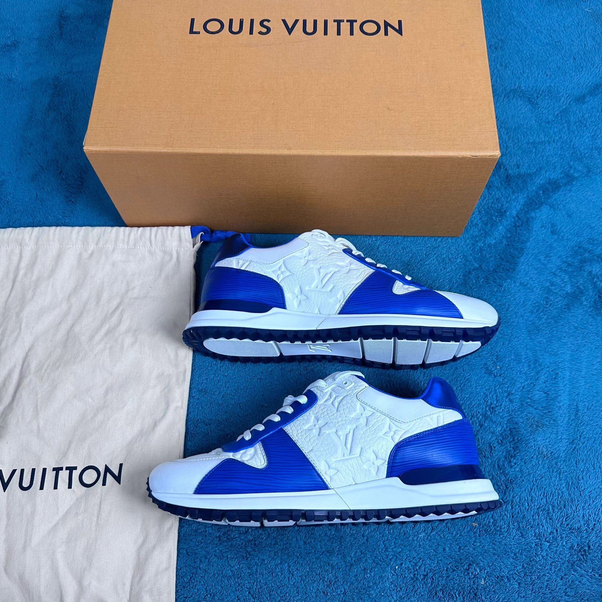 Louis Vuitton LV Run Away leather low-top sneakers white blue Size US 9.5 / IT 39.5 - 2 Thumbnail