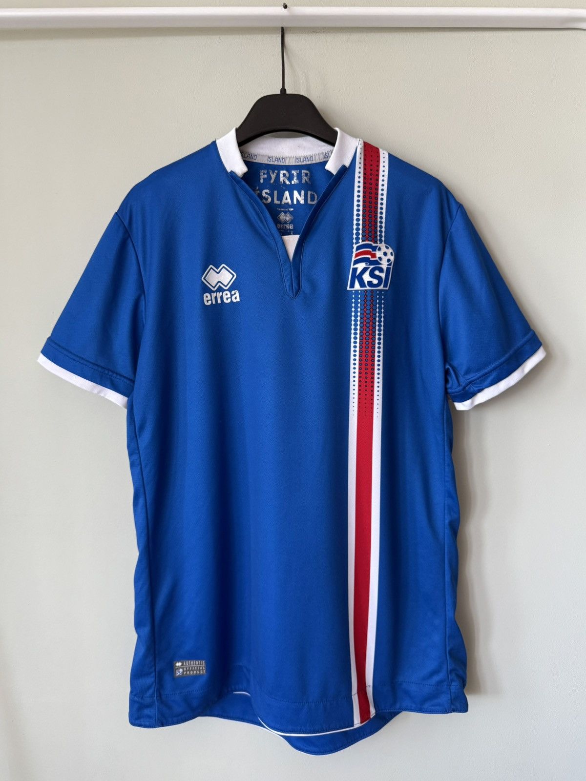 Errea 2016/17 Iceland KSI Fyrir Island euro home soccer jersey tee Size US S / EU 44-46 / 1 - 1 Thumbnail