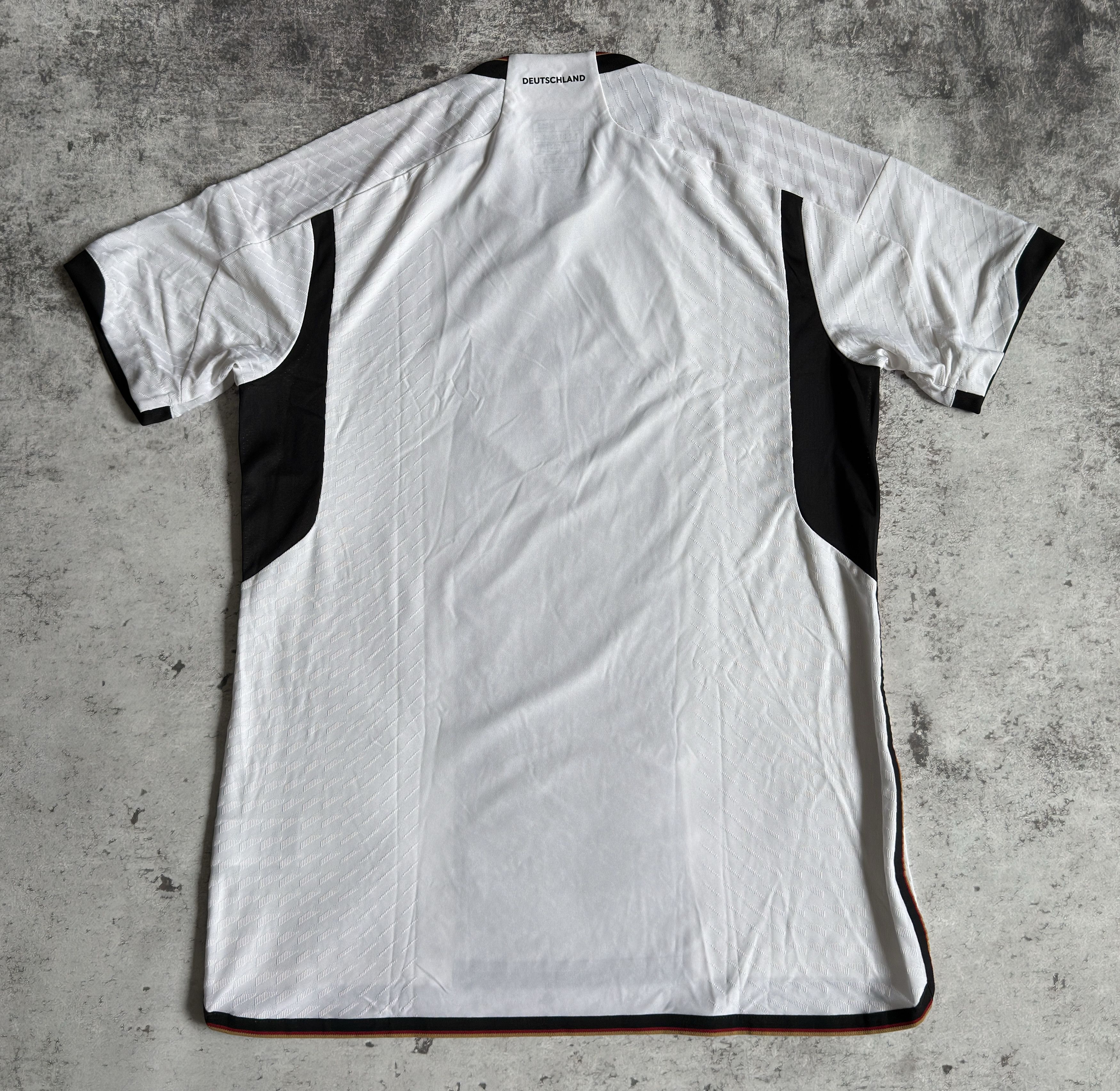 Adidas GERMANY 22/23 SHIRT JERSEY FOOTBALL HEAT.RDY ADIDAS SIZE L Size US L / EU 52-54 / 3 - 12 Thumbnail