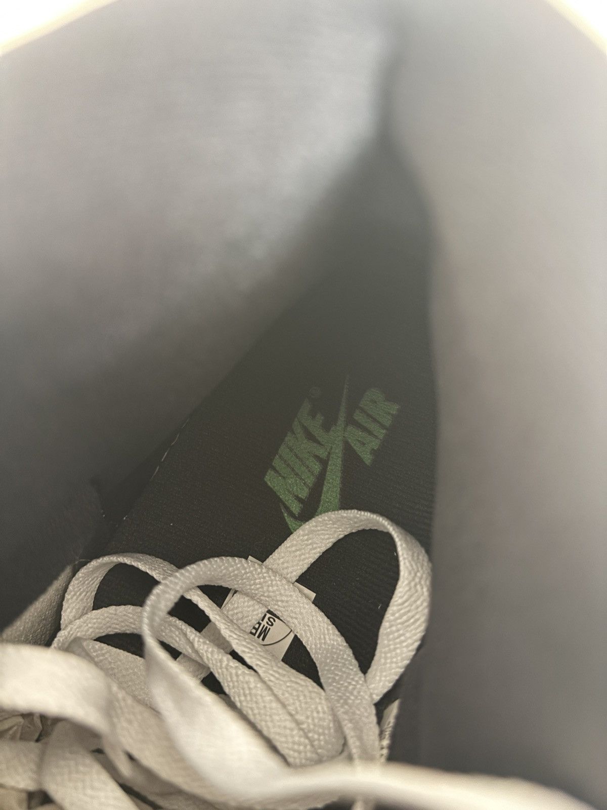 Jordan Brand Jordan 1 High Lucky Green 2023 Size US 9 / EU 42 - 5 Thumbnail