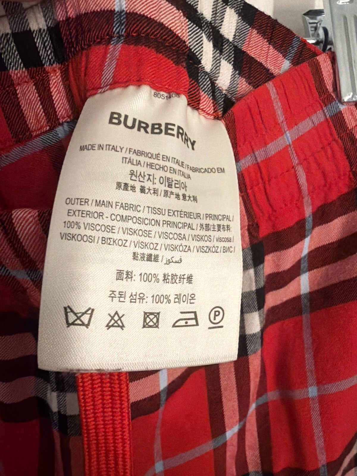 Burberry Burberry Red Shorts – Size S – Excellent Condition Size US 32 / EU 48 - 8 Thumbnail