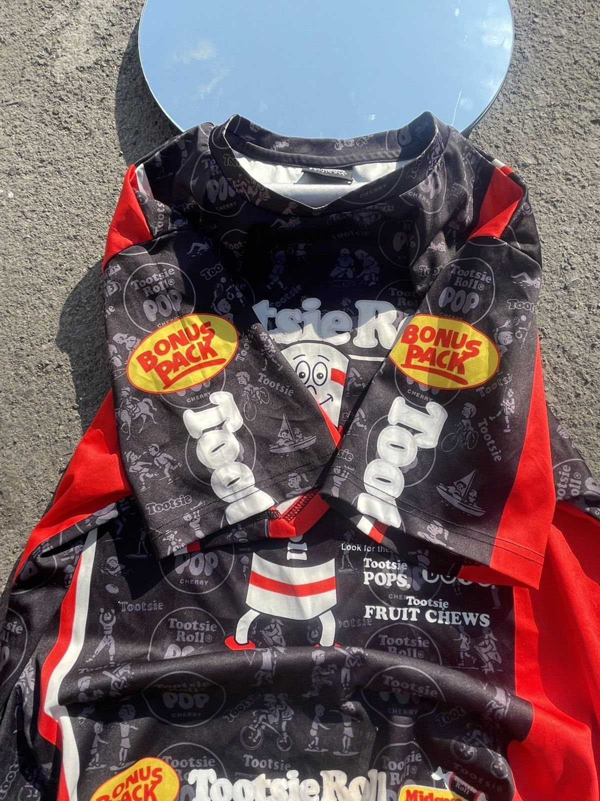 Southpole Rare Southpole x Tootsie Roll Y2K All-Over Print Jersey Size US L / EU 52-54 / 3 - 5 Thumbnail