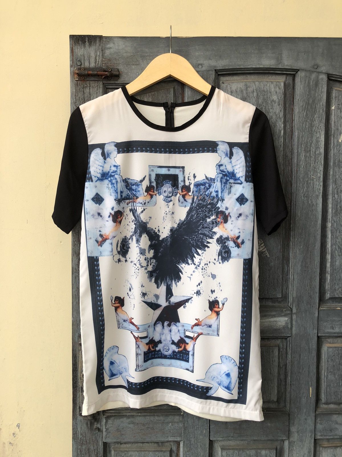 Vintage Cupid Angel & Black Eagle Vintage Archive Luxury Look Hedon Size M / US 6-8 / IT 42-44 - 1 Thumbnail