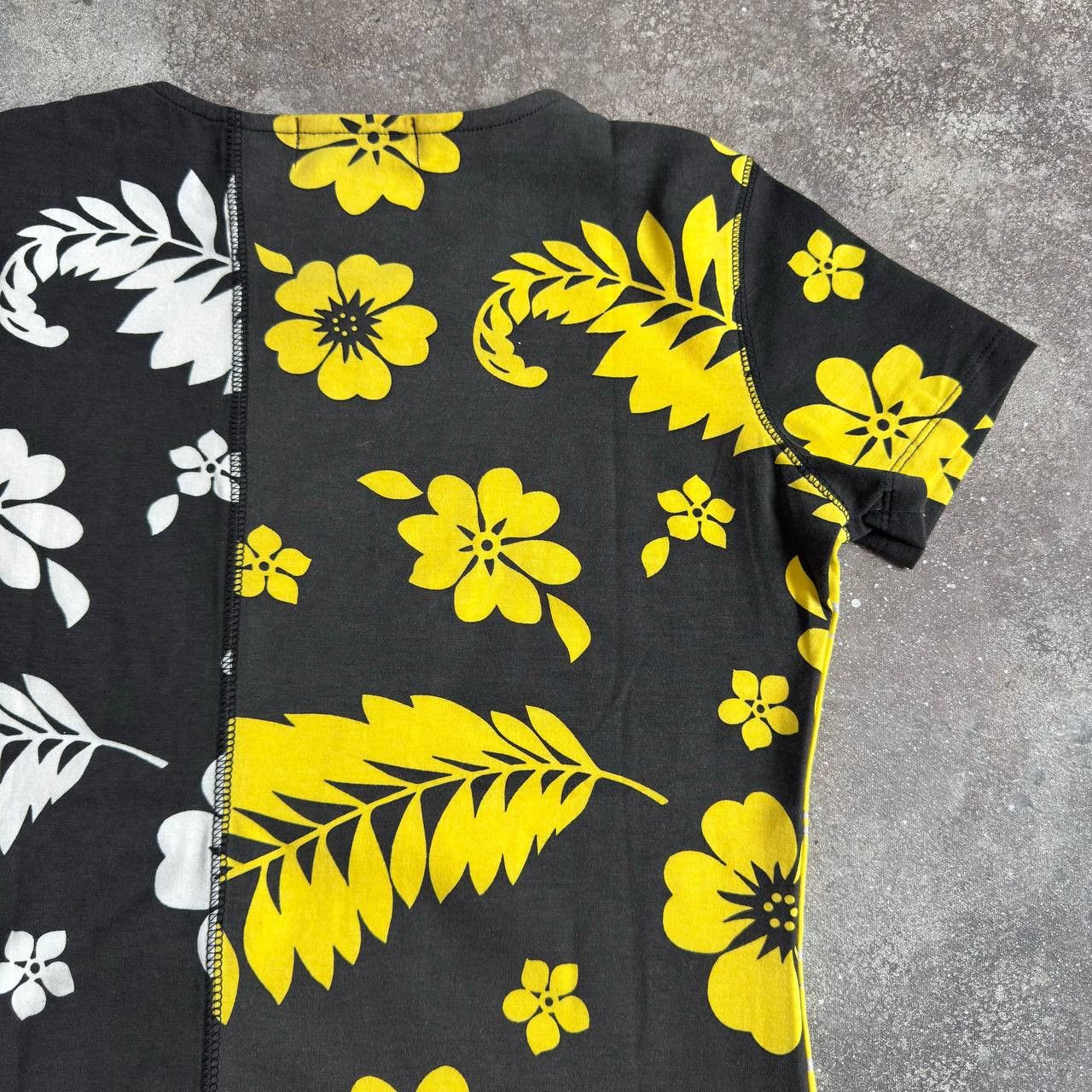 Custo Barcelona × Vintage Custo Barcelona Y2K Boho Vintage Glam Lady Printed T-Shirt Size M / US 6-8 / IT 42-44 - 10 Thumbnail