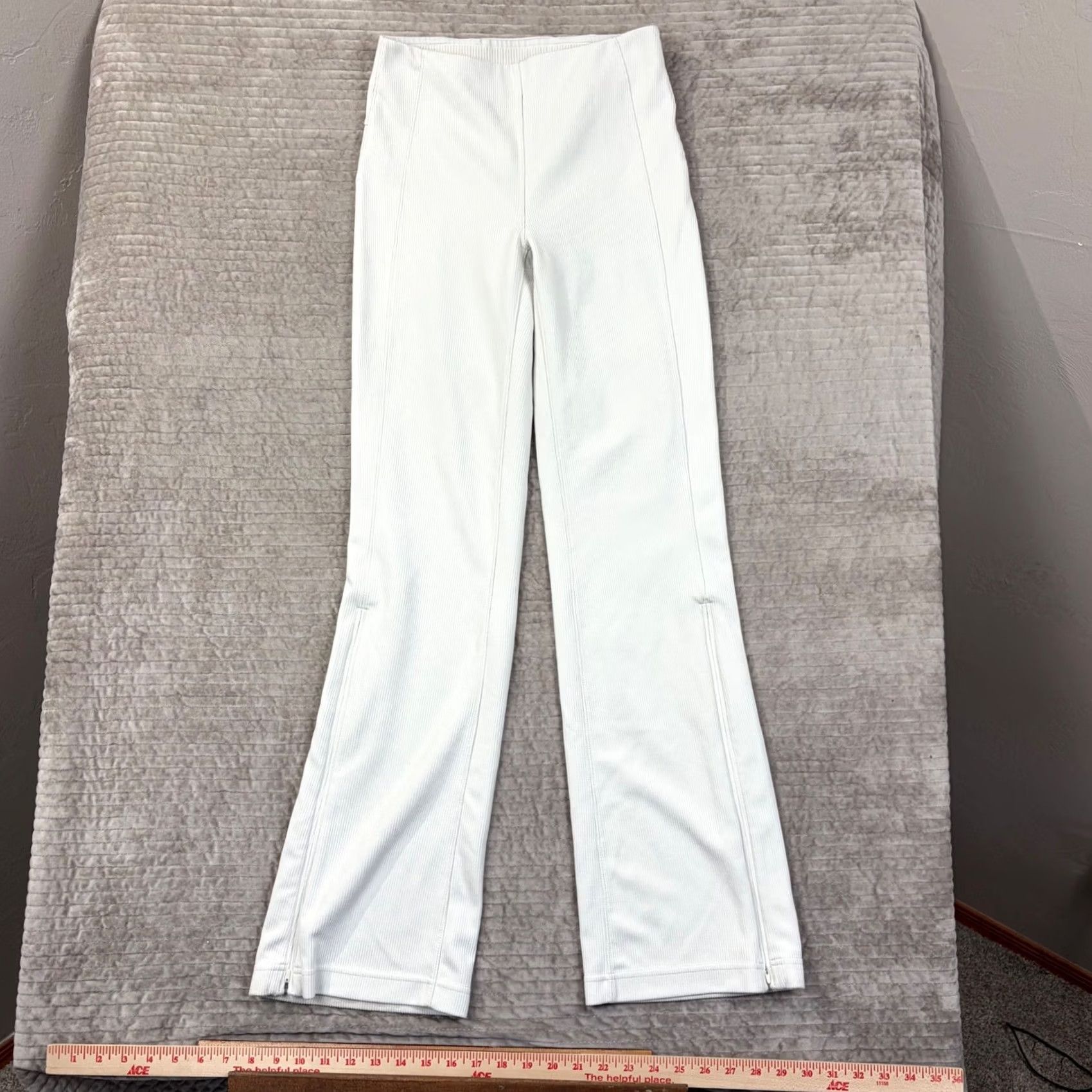 Lululemon Lululemon Dress Pants Womens 6 White Softstreme Ribbed High Rise Pant Bone Size LW5EUBS Size 28" / US 6 / IT 42 - 2 Thumbnail