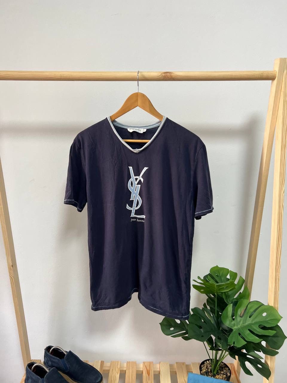 Yves Saint Laurent V neck tee t-shirt vintage big logo ysl L