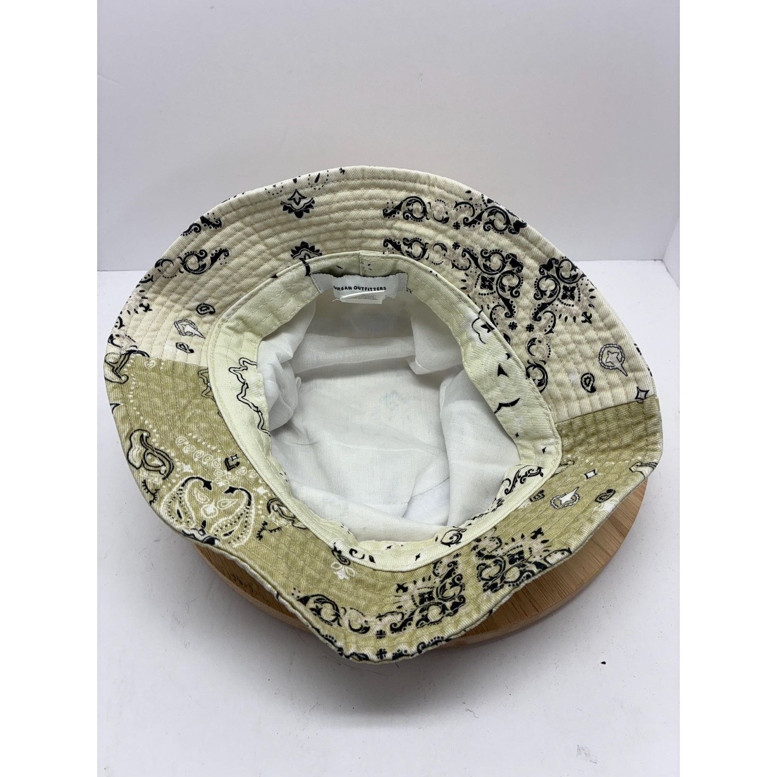 Urban Outfitters Urban Outfitters Bandana Bucket Hat | Y2K Cotton Sun Hat Size ONE SIZE - 11 Thumbnail