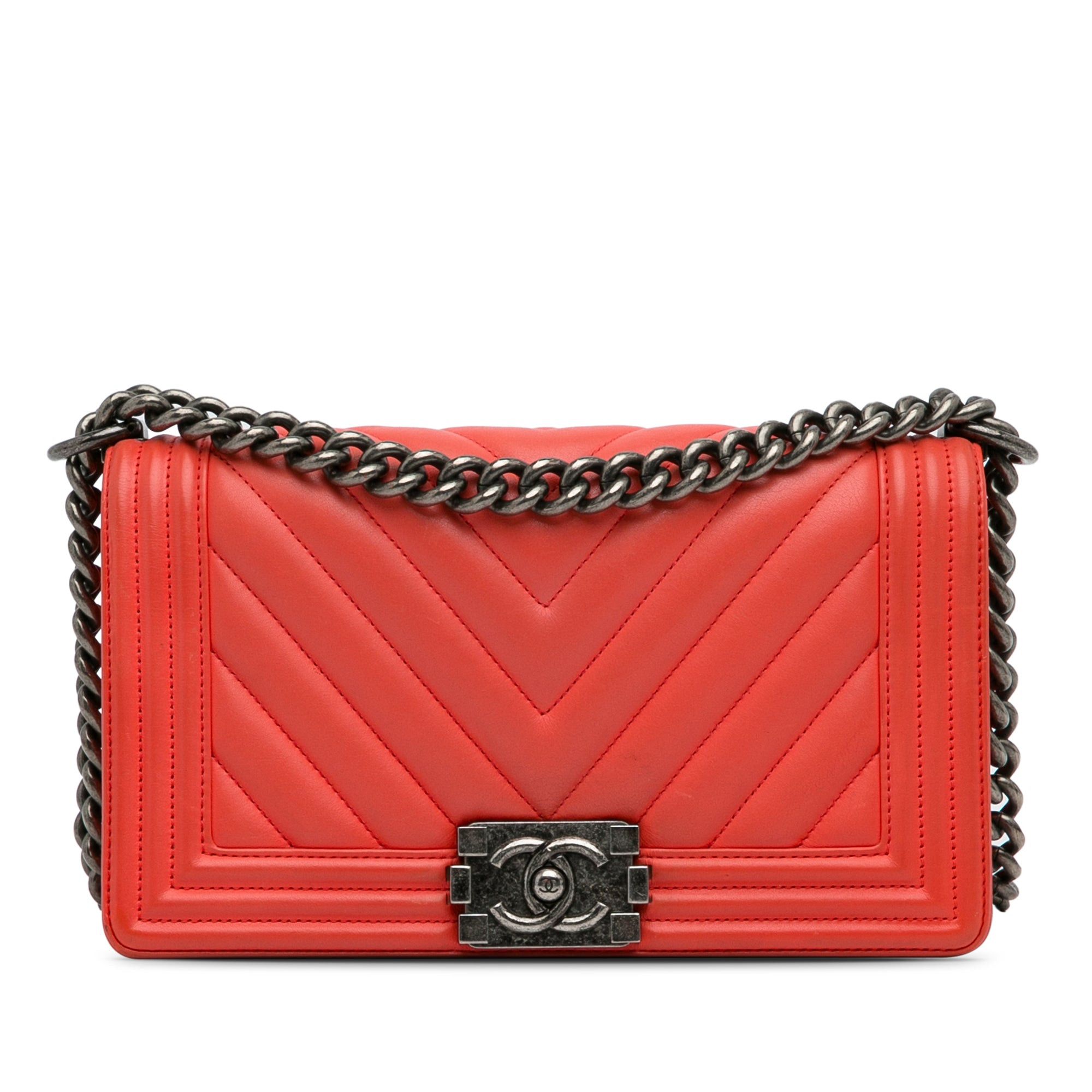 Chanel Chanel Medium Calfskin Chevron Boy Flap Red Size ONE SIZE - 1 Thumbnail
