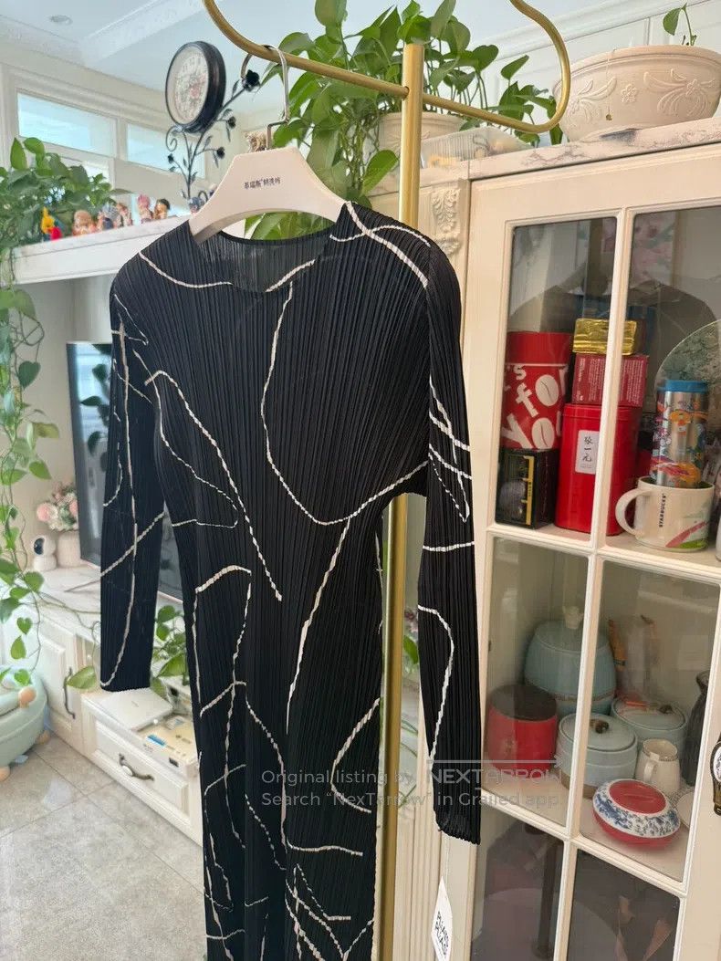 Issey Miyake Issey Miyake Black Spring Pattern Dress Size M / US 6-8 / IT 42-44 - 2 Thumbnail