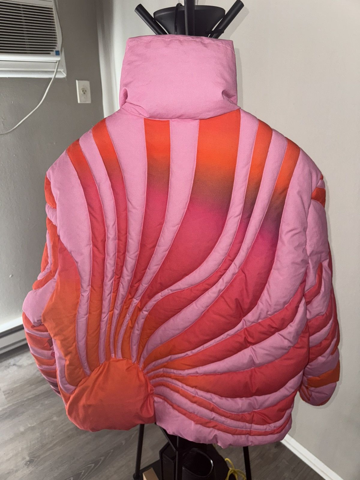 ERL ERL PINK SUNSET PUFFER JACKET SIZE XL Size US XL / EU 56 / 4 - 4 Thumbnail