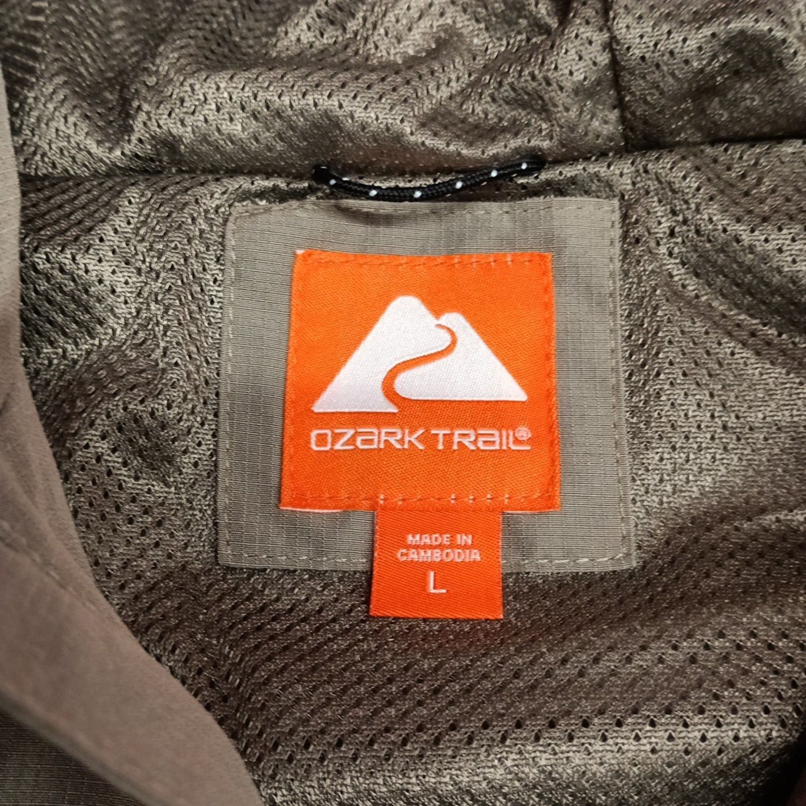 Other Ozark Trail Windbreaker Jacket Men's L Taupe Falls Pockets Size US L / EU 52-54 / 3 - 5 Thumbnail