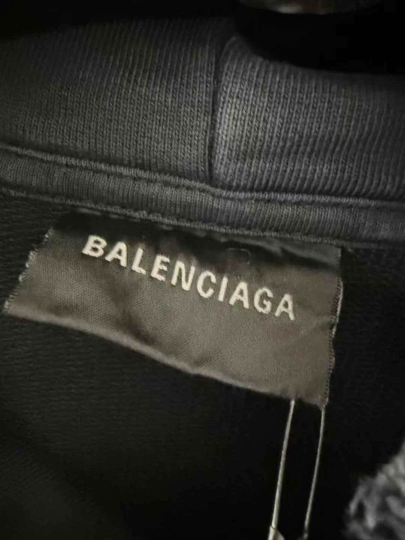 Balenciaga Balenciaga Tape Sweater Old Size US M / EU 48-50 / 2 - 4 Thumbnail