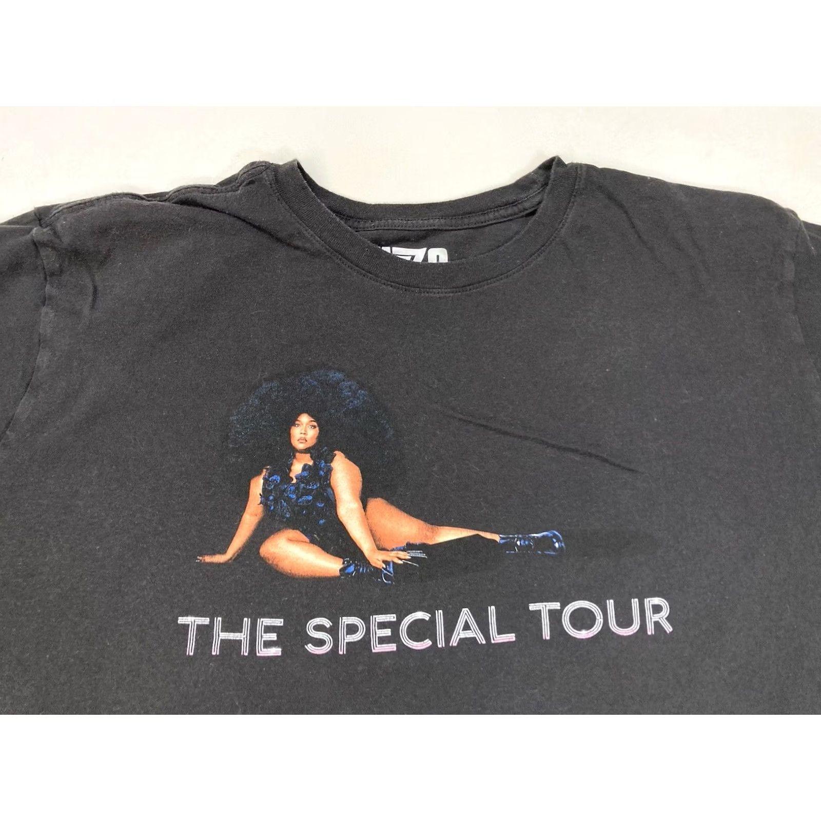 Rizzoli VINTAGE Lizzo The Special Tour Graphic T-shirt Women XXL Black Short Sleeve Size XXL / US 16-18 / IT 52-54 - 2 Thumbnail