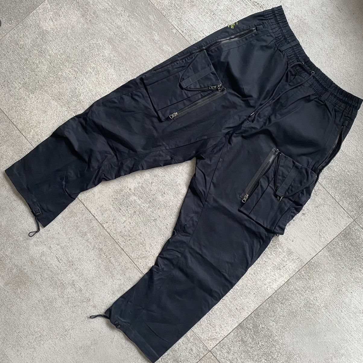 image of Nike Acg Nikelab Deploy Cargo Pants By Errolson Hugh in Black, Men's (Size 34)