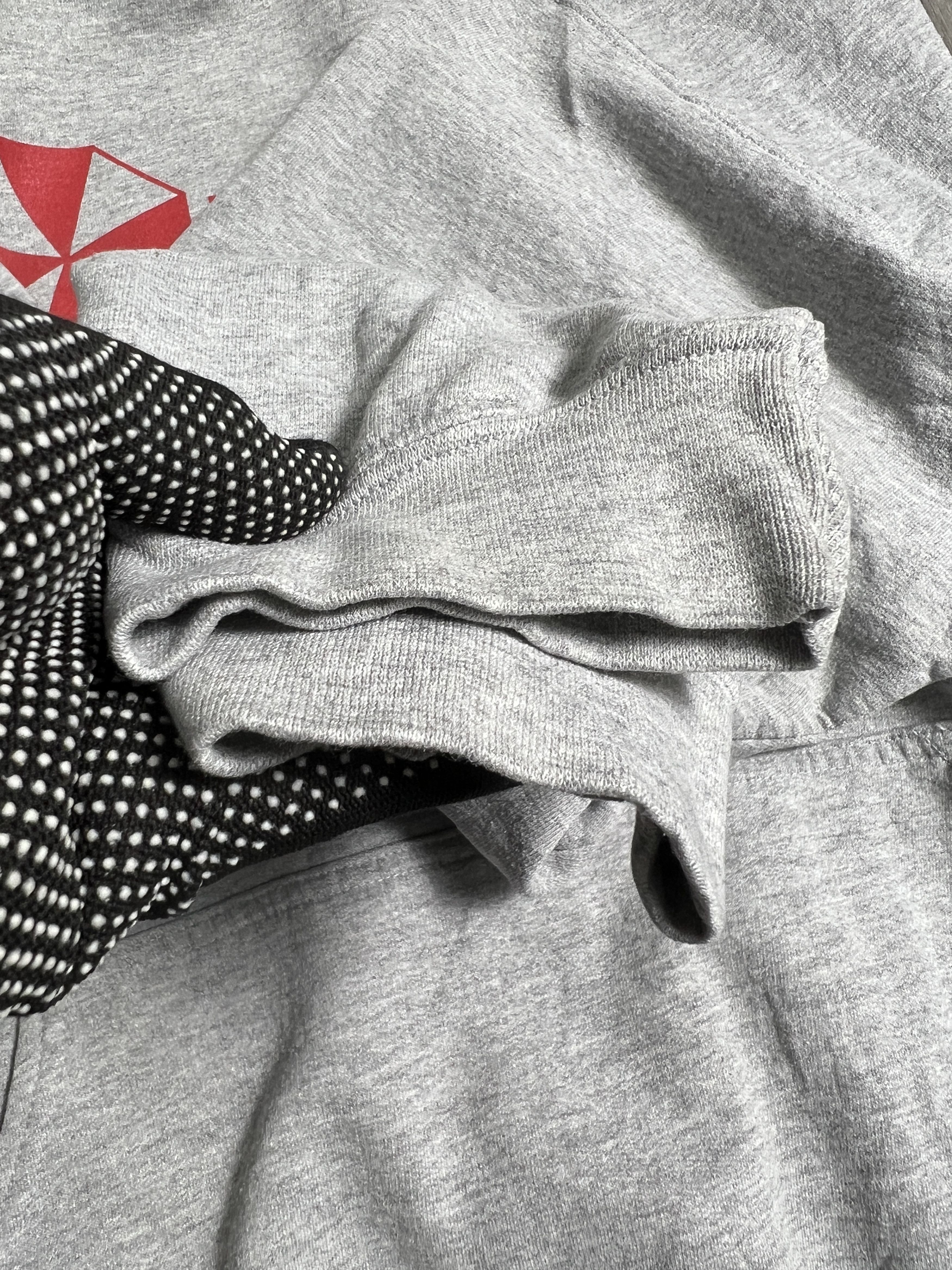 Vintage VTG Umbrella Corp. Resident Evil Logo Hoodie (3XL) JKA045 Size US XXL / EU 58 / 5 - 4 Thumbnail