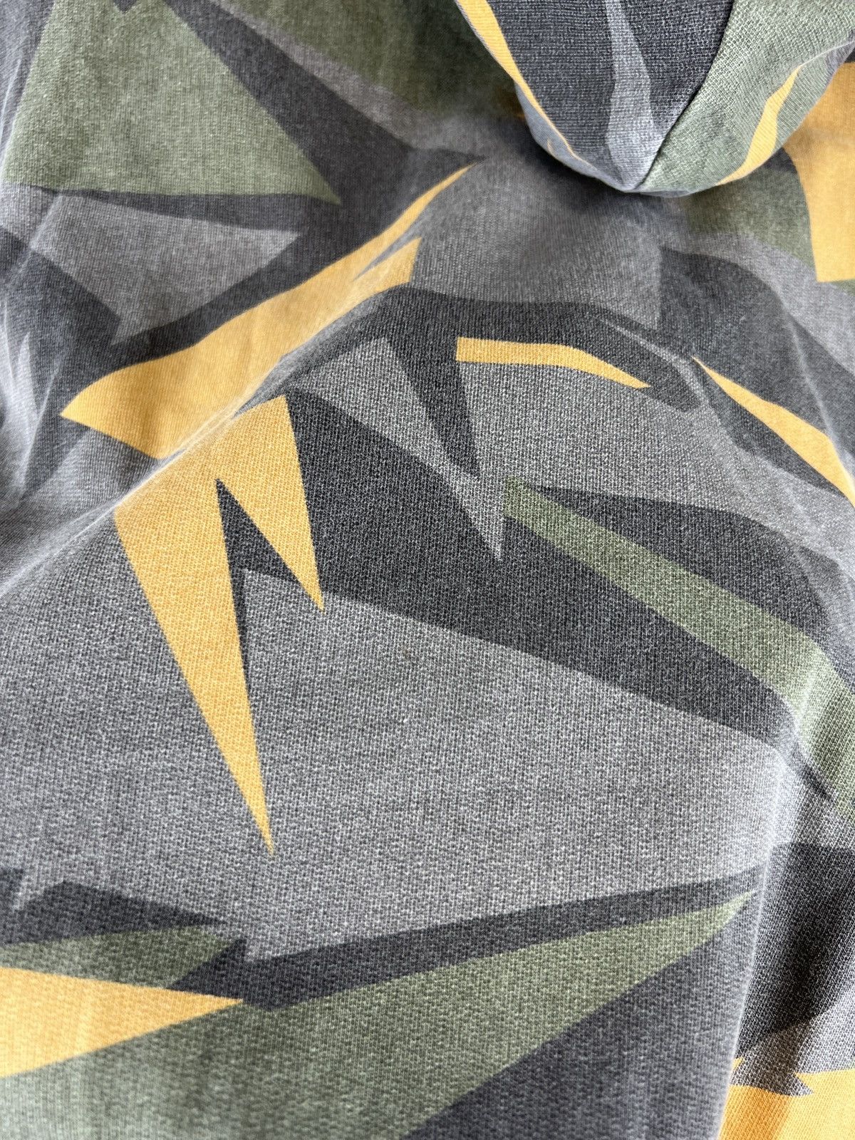 Comme Des Fuck Down Vintage COME des FUCK DOWN authentic hoodie multi camo y2k Size US M / EU 48-50 / 2 - 14 Thumbnail