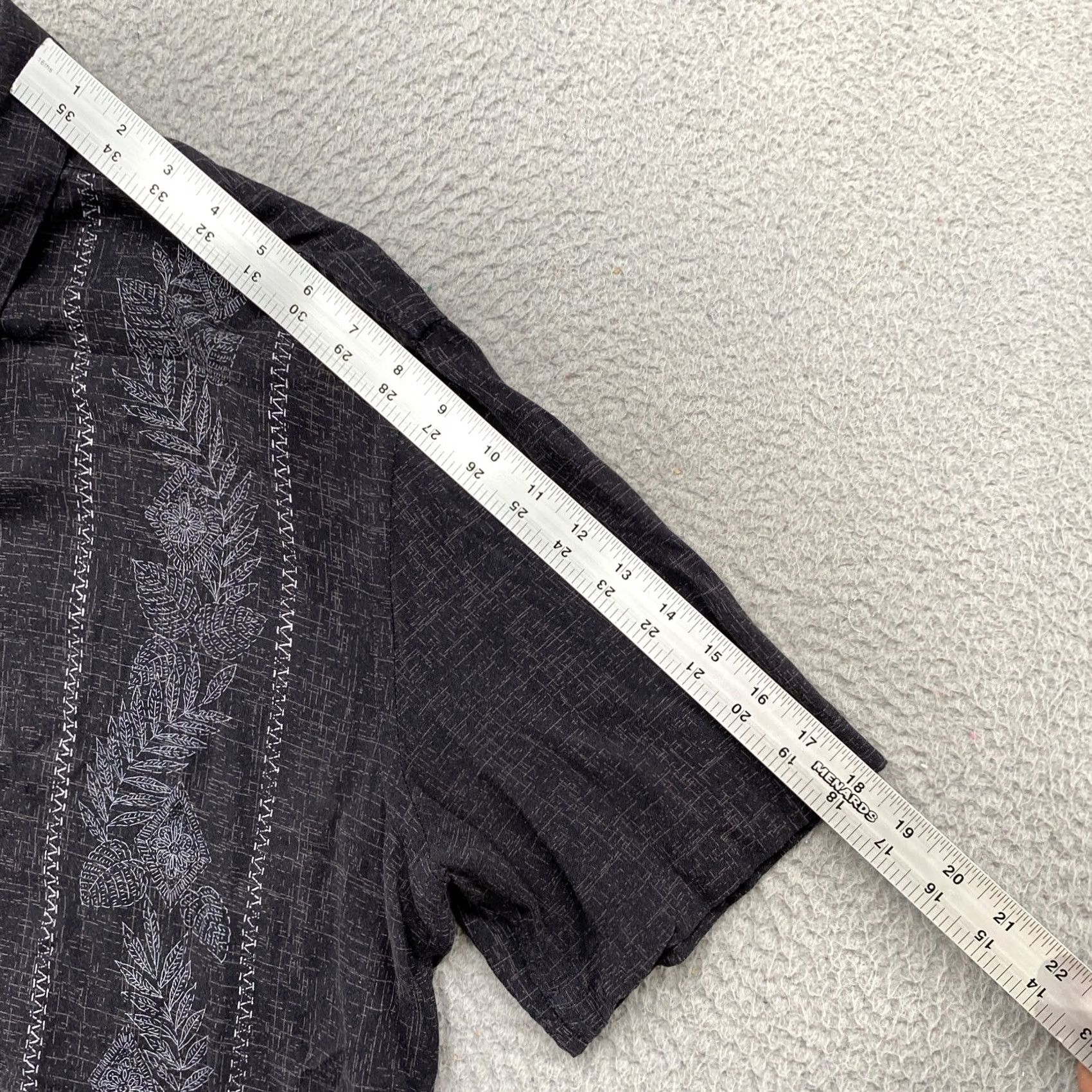 Vintage Island Shores Hawaiian Shirt Men’s Black Floral Button-Up Large Short Sleeve Rayon Collared Pocket Charm Vintage No Size US L / EU 52-54 / 3 - 6 Thumbnail