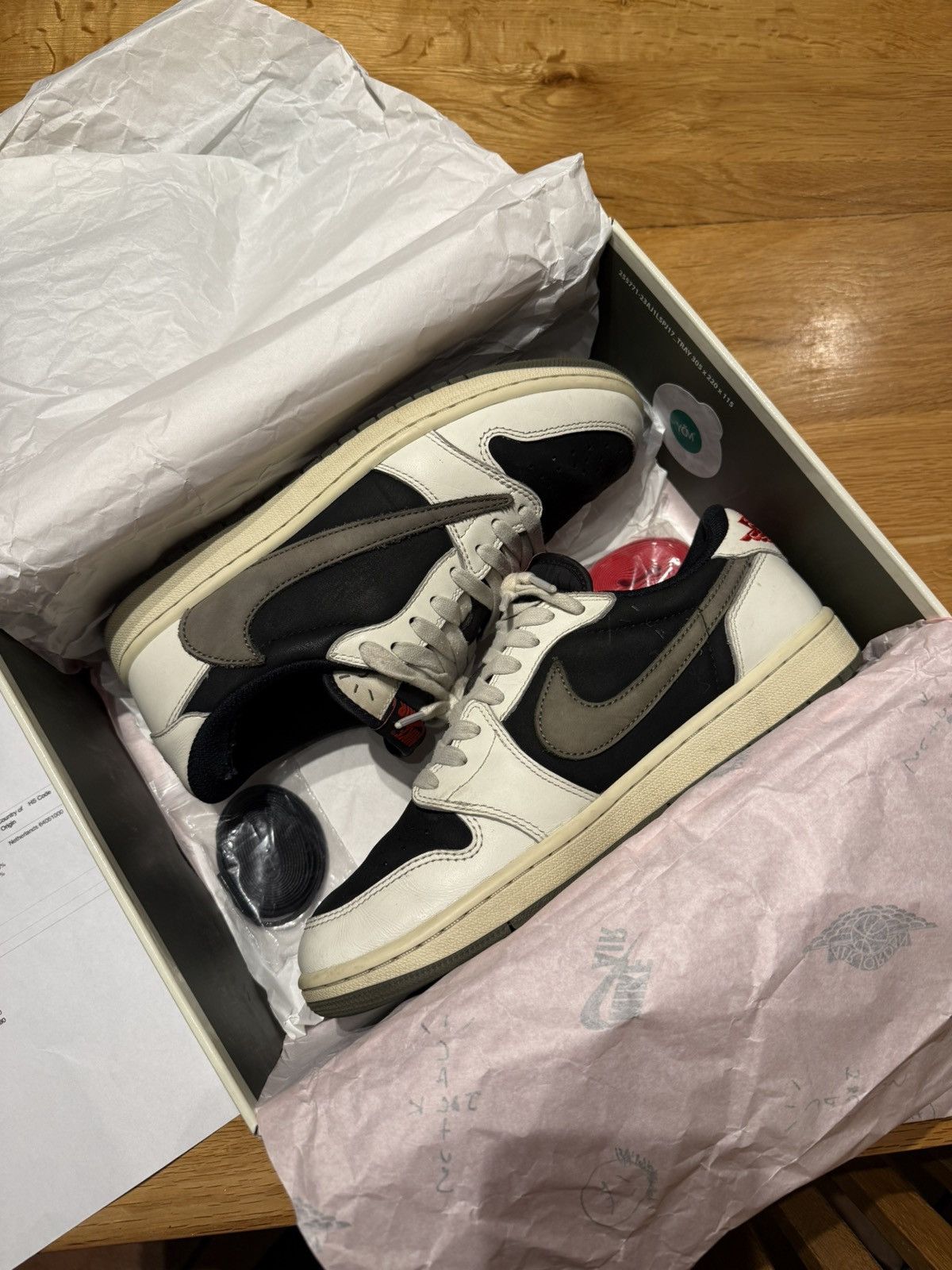 Travis Scott Jordan 1 low olive green