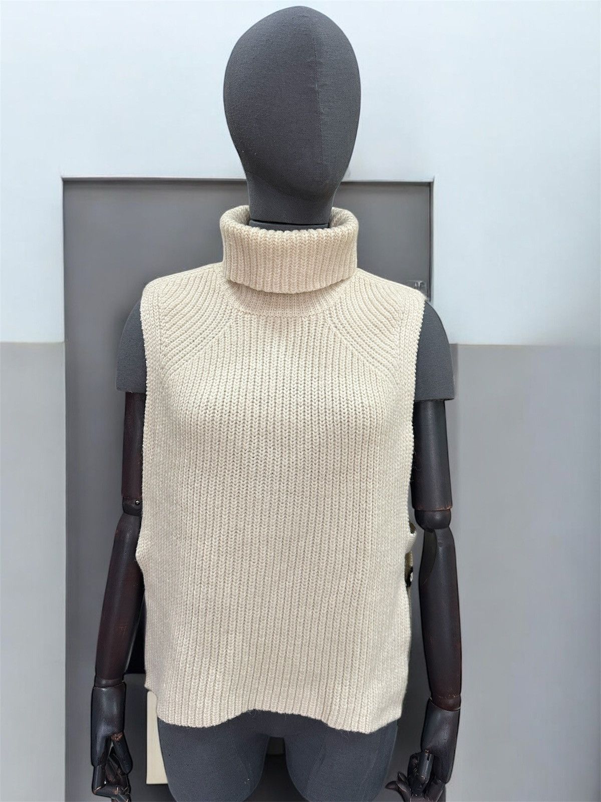 Isabel Marant Etoile Isabel Marant Wool Knit Turtleneck Poncho Vest Beige 38 Size M / US 6-8 / IT 42-44 - 1 Thumbnail