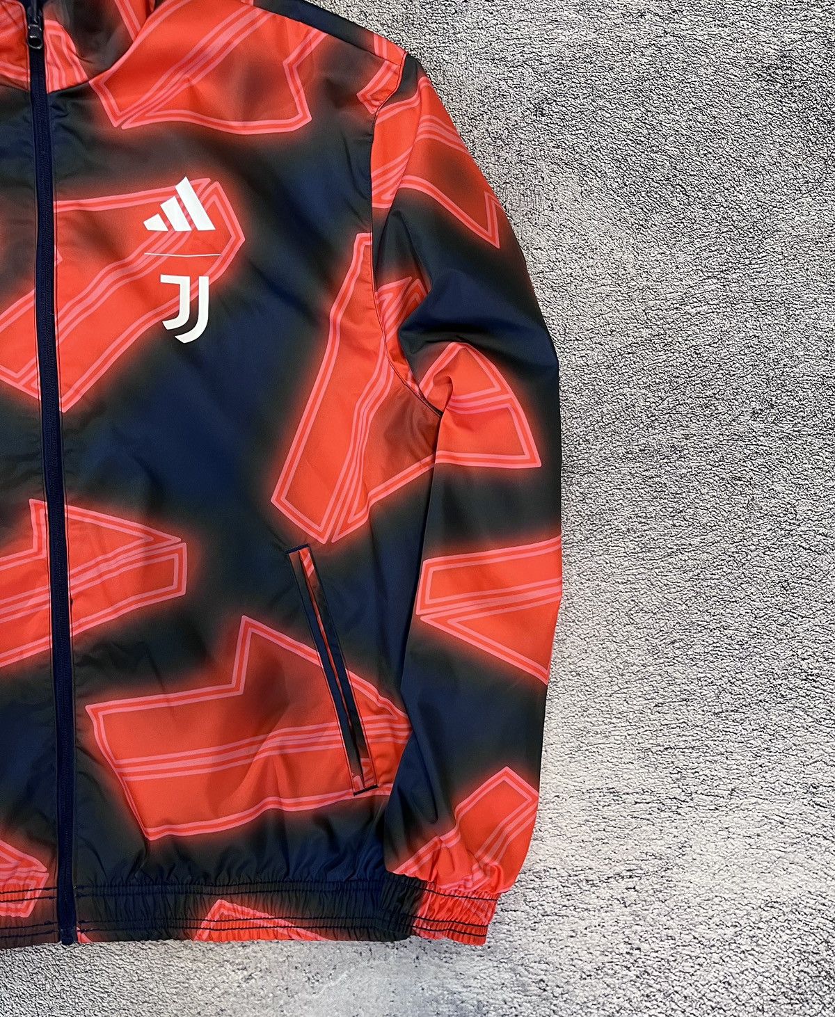 Adidas Adidas Juventus Men’s Jacket Reversible Anthem Track Jacket Size US M / EU 48-50 / 2 - 6 Thumbnail