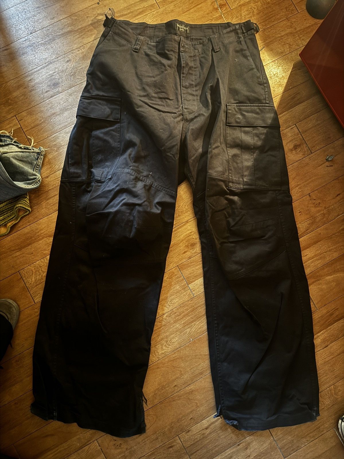 Balenciaga Balenciaga Kick Cargo Pants Size US 33 - 1 Thumbnail