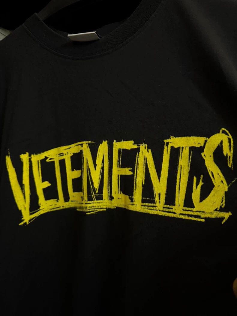 Vetements Vetements Sketch Short Sleeve Size US M / EU 48-50 / 2 - 3 Thumbnail