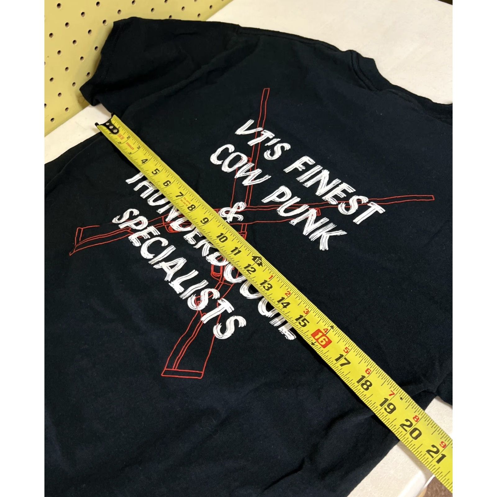 Gildan VINTAGE The Road Trash Band Vermont Cow Punk Thunderboogie Black T-shirt Large Men Short Sleeve Crew Neck T-Shirt Gildan Size US L / EU 52-54 / 3 - 6 Thumbnail