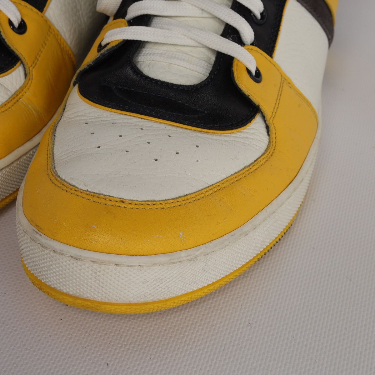 Louis Vuitton Louis Vuitton LV Trainers Yellow Black Ace Sneakers Leather Size US 9 / EU 42 - 7 Thumbnail
