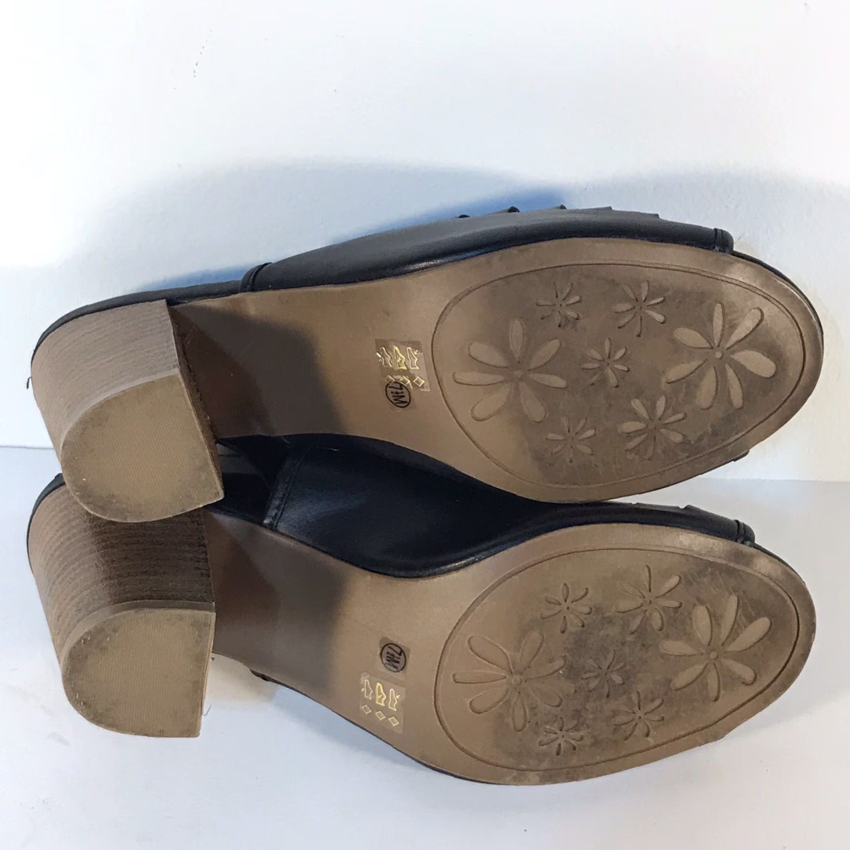 Chinese Laundry Chinese Laundry Gladiator Sandals Women's 7.5 Black Faux Leather Peep Toe 3.5in High Heel Block Buckle Straps Dressy Size US 4 / IT 34 - 5 Thumbnail