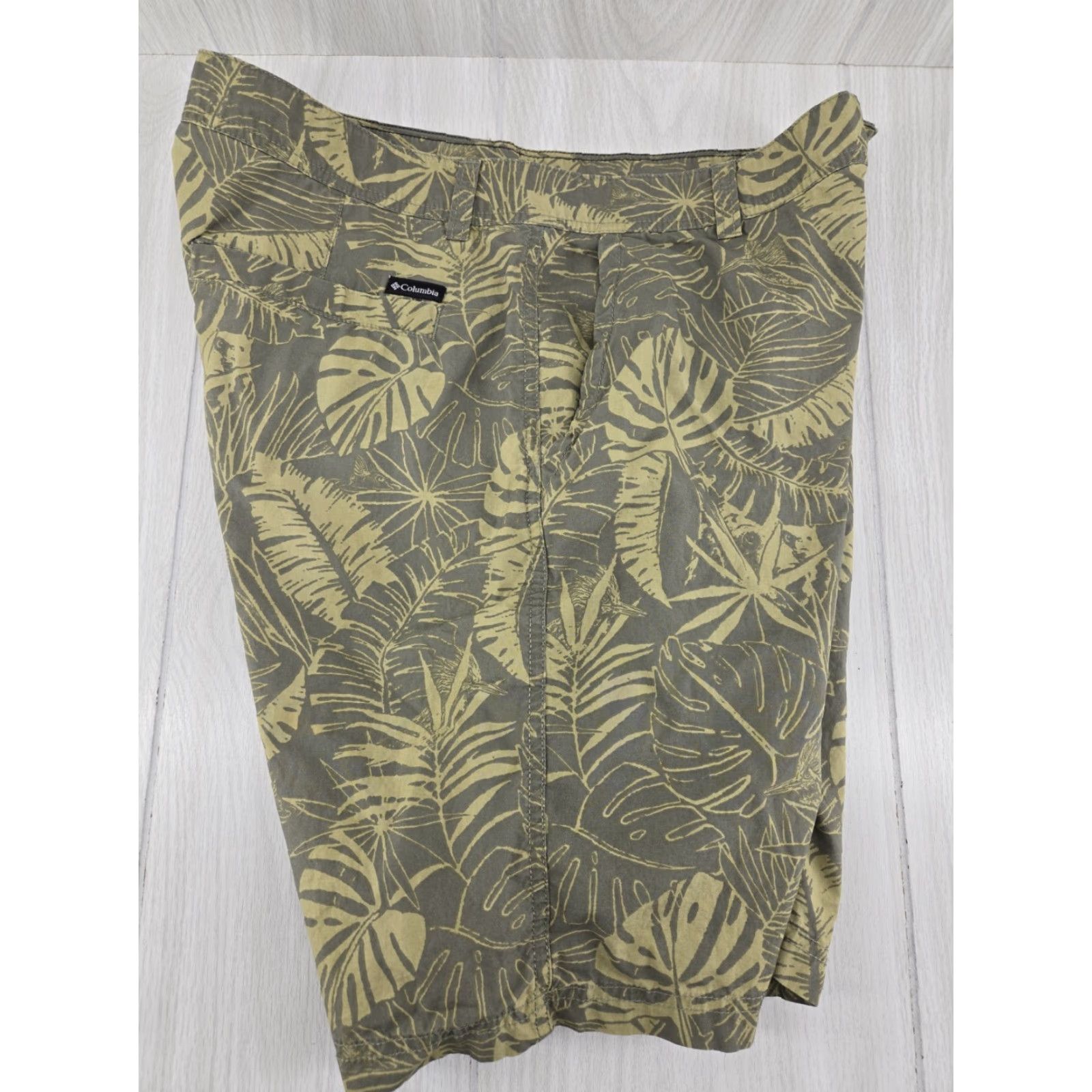 Vintage Columbia Shorts Men's 34 Green Palms Printed Summer Beach Tropical Bermuda Bermuda? Size US 34 / EU 50 - 4 Thumbnail
