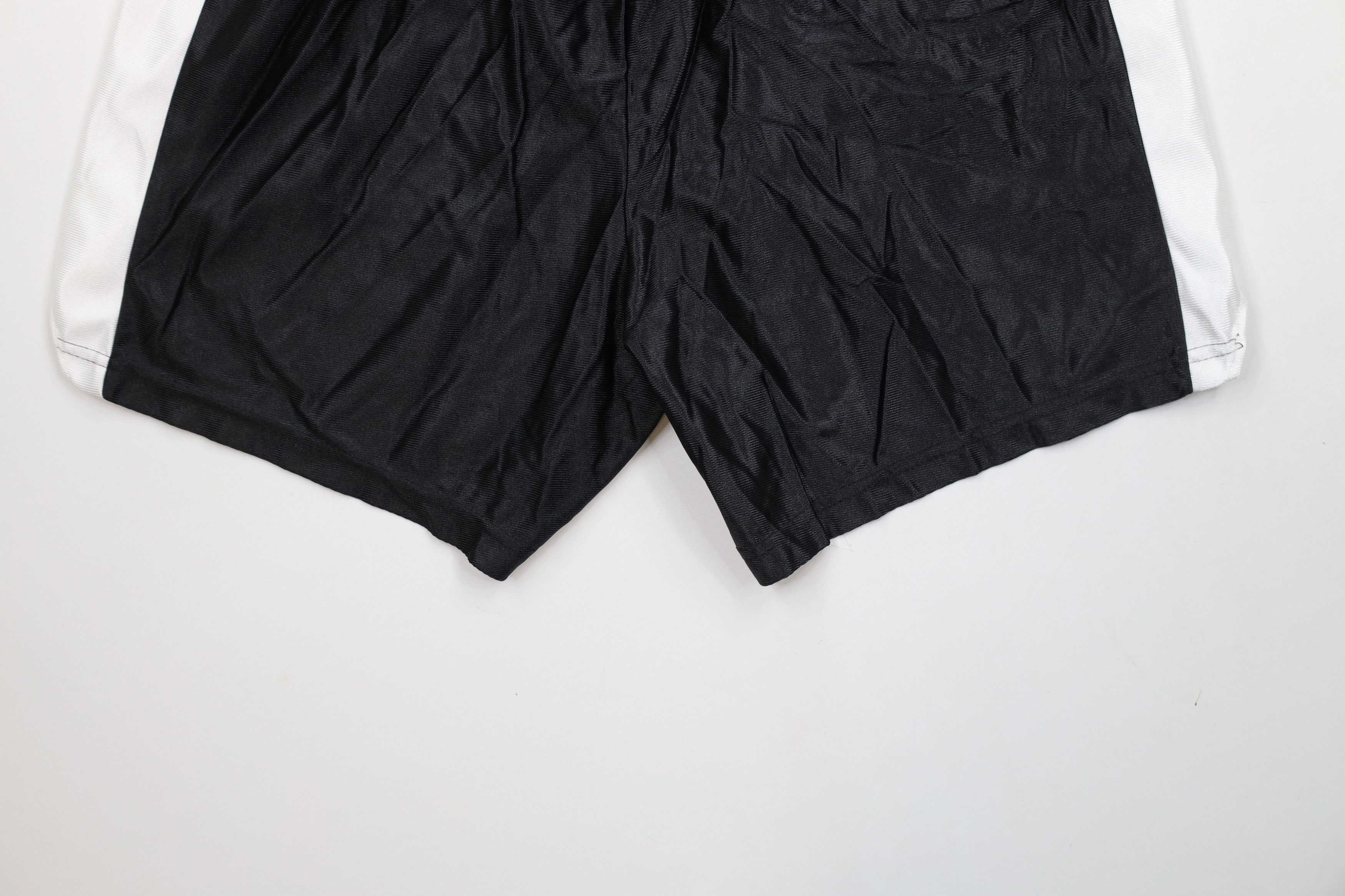 Vintage Vintage 90s Streetwear Block Above Knee Shorts Black USA Size US 32 / EU 48 - 13 Thumbnail