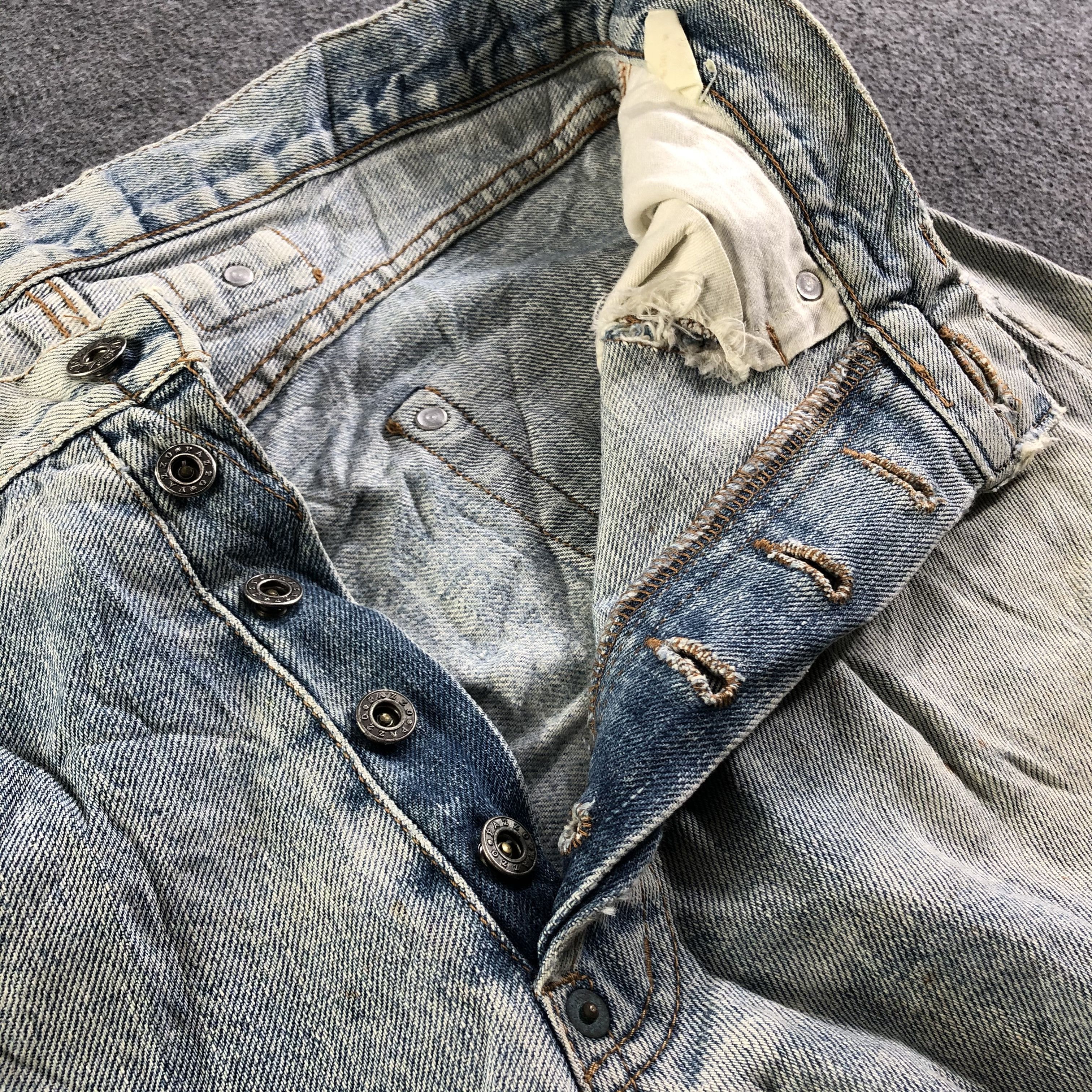 Pazzo Vintage Distress Light Wash Pazzo Jeans-J4018 Size US 33 - 8 Thumbnail