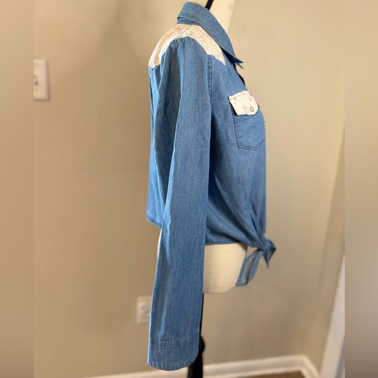 Other Twisted Angles western denim floral crop top SZ LG Size L / US 10 / IT 46 - 2 Thumbnail
