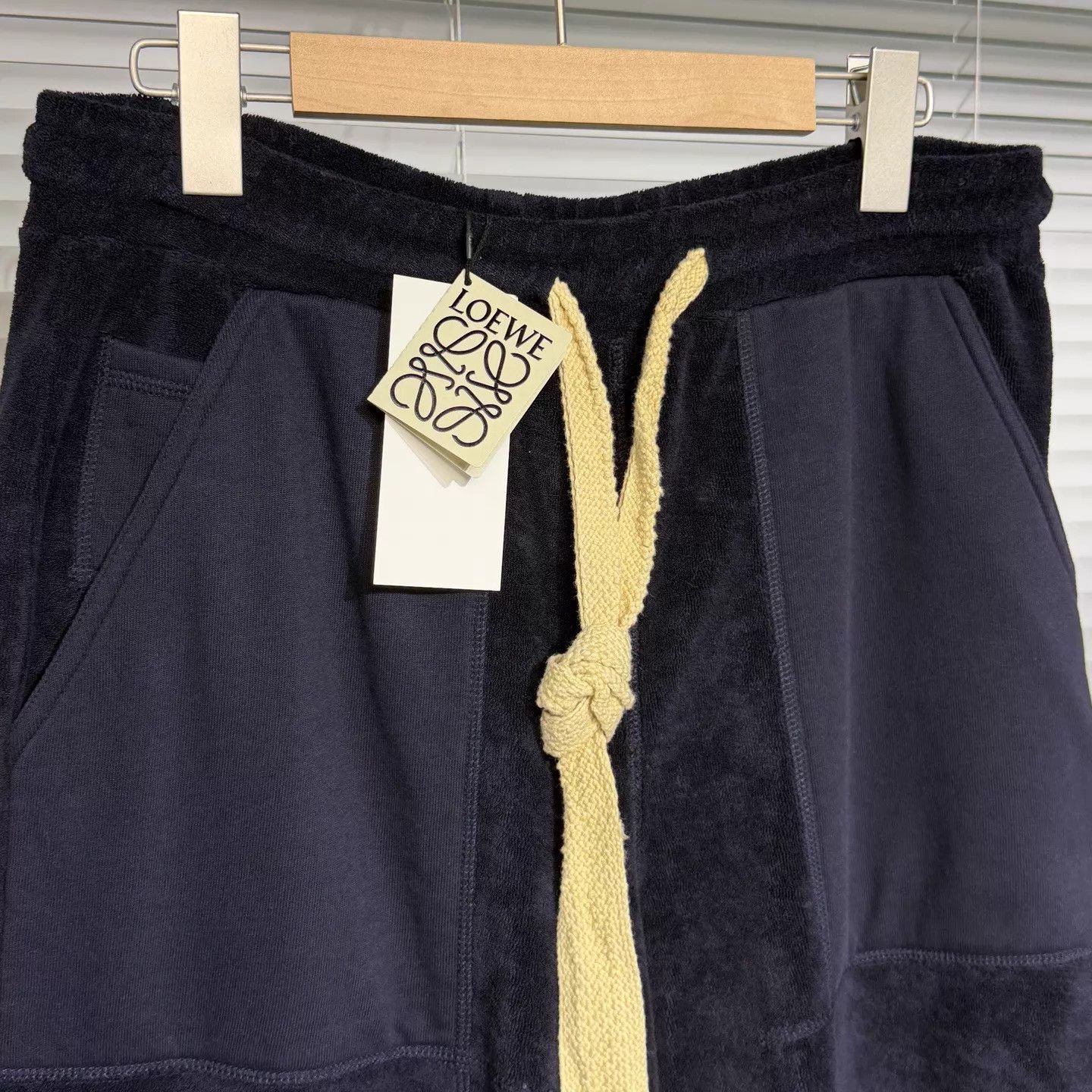 Loewe Loewe Navy-Blue Embroidered Logo Drawstring Short (S) Size US 30 / EU 46 - 3 Thumbnail