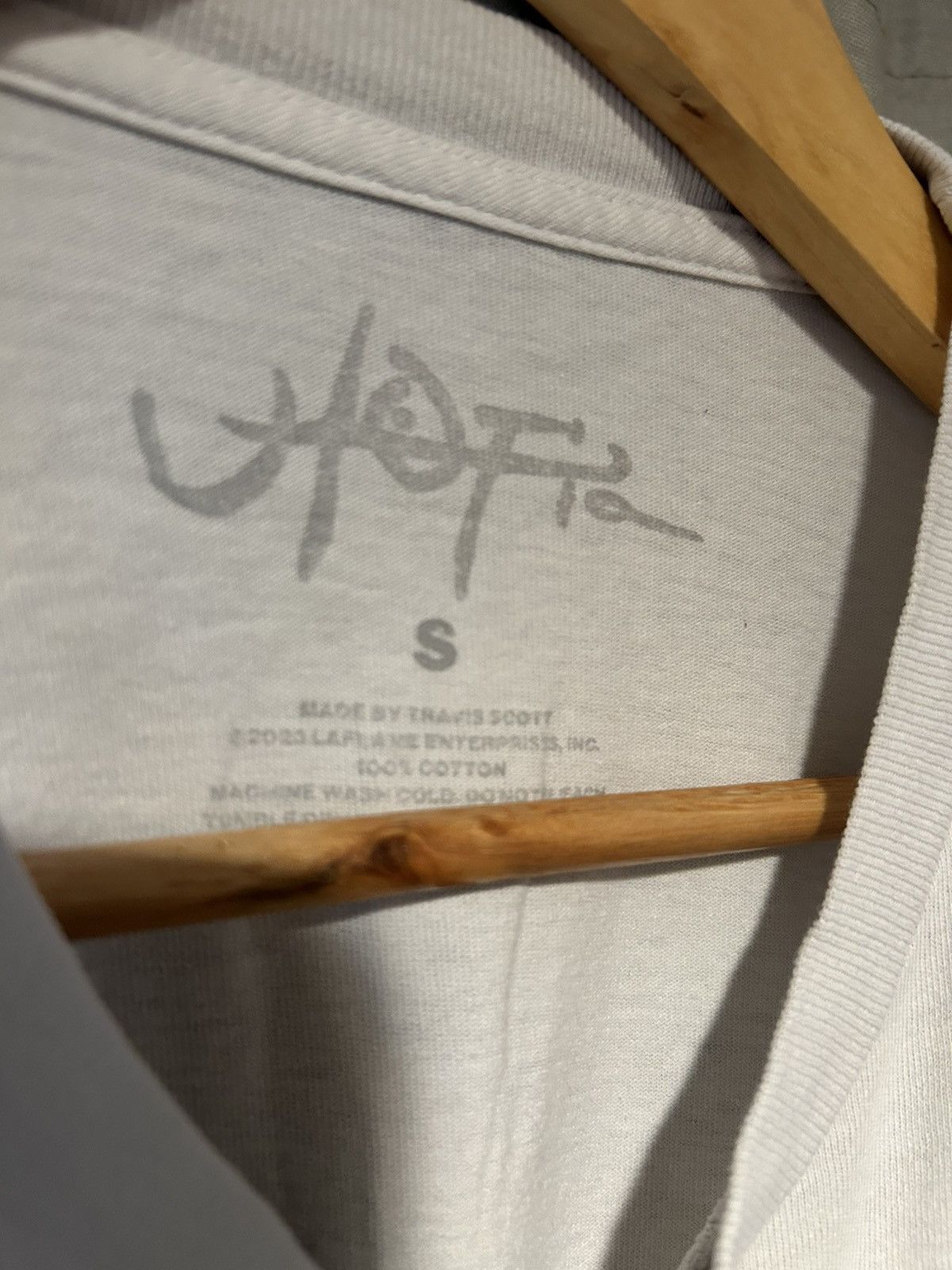 Fragment Design × Kaws × Travis Scott Travis Scott x Kaws • utopia tee • Size-Small Size US S / EU 44-46 / 1 - 4 Thumbnail