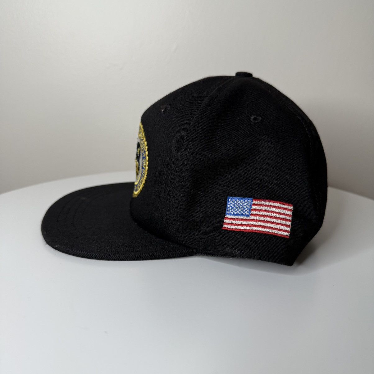Vintage Vintage Black Snapback Cap With Gold Badge – Union Workers Size ONE SIZE - 4 Thumbnail