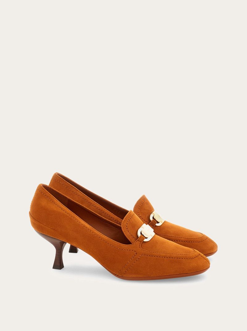 Salvatore Ferragamo o1s1rm0126 Suede Kitten Heel Loafers in Orange Size US 7 / IT 37 - 4 Thumbnail
