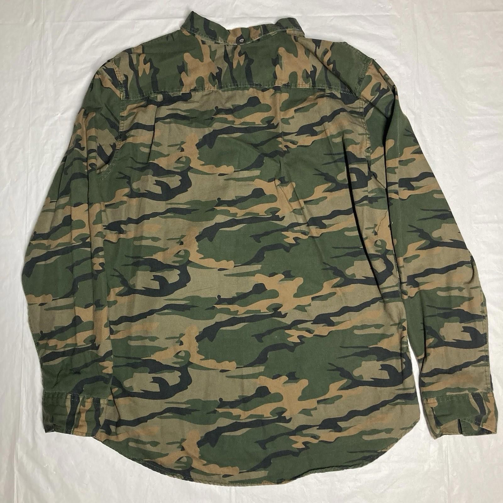 Modern Amusement Men’s Large Vintage Army Camo Button Up Shirt Long Sleeve Size US L / EU 52-54 / 3 - 5 Thumbnail