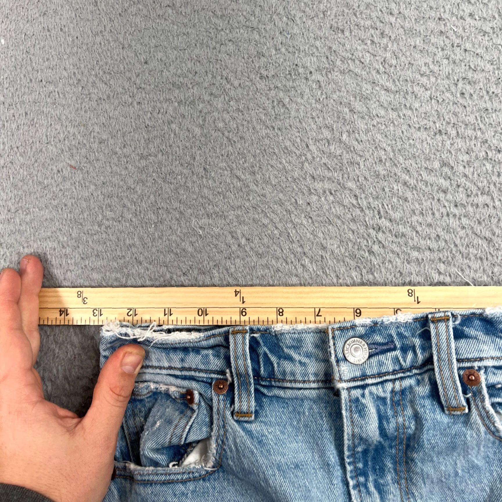 Abercrombie & Fitch Abercrombie & Fitch Ultra High Rise 90s Straight Jeans Size 0 Light Wash Blue Denim Women Regular 5-Pocket 23 in Inseam Footnotes: Preowned/Vintage No Size 25" / US 0 / IT 36 - 7 Thumbnail