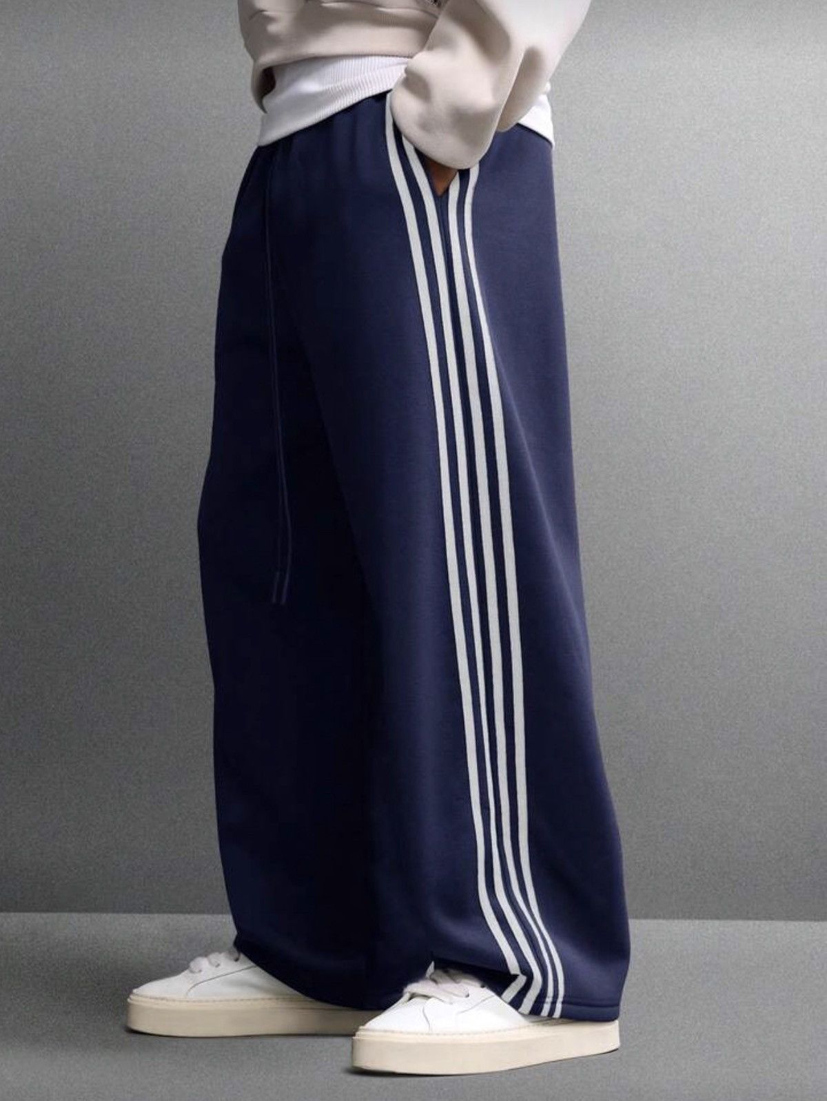 Japanese Brand Wide-Leg Stripe Sweatpants - Heavy Fleece Size US 31 - 1 Thumbnail