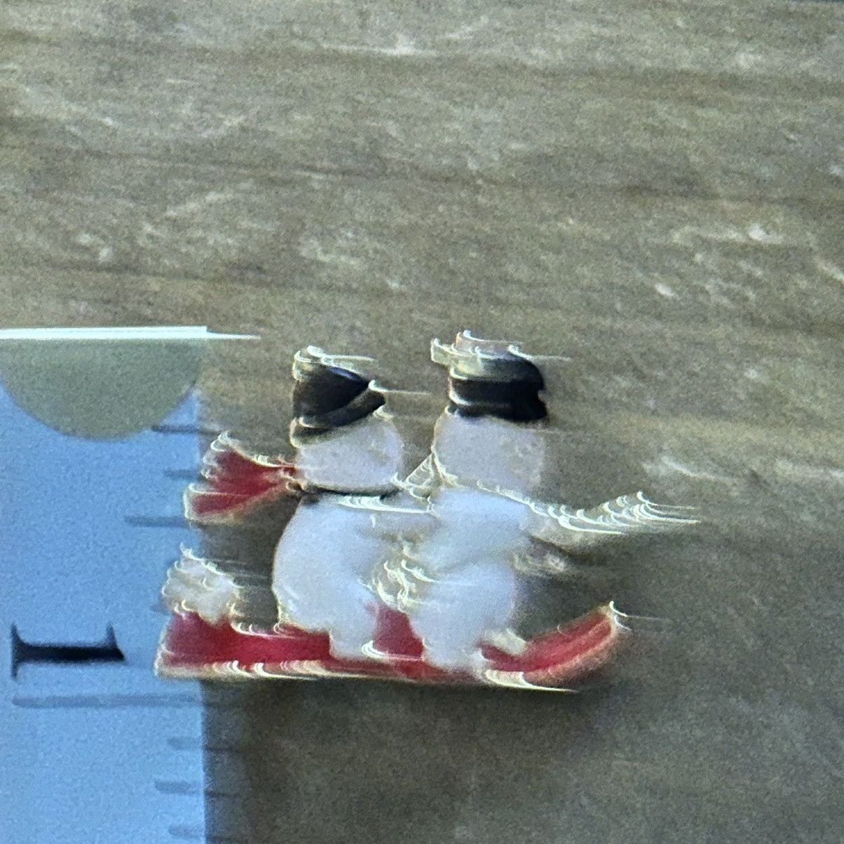 Vintage Vintage sleigh riding snowmen brooch Size ONE SIZE - 2 Thumbnail