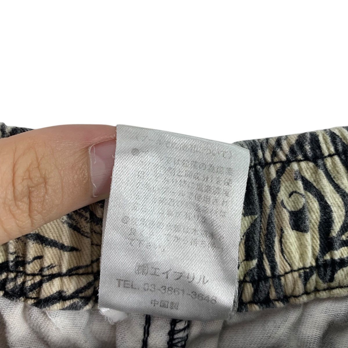 Vintage Vintage SHOK surf floral design short surf pants Size US 30 / EU 46 - 14 Thumbnail