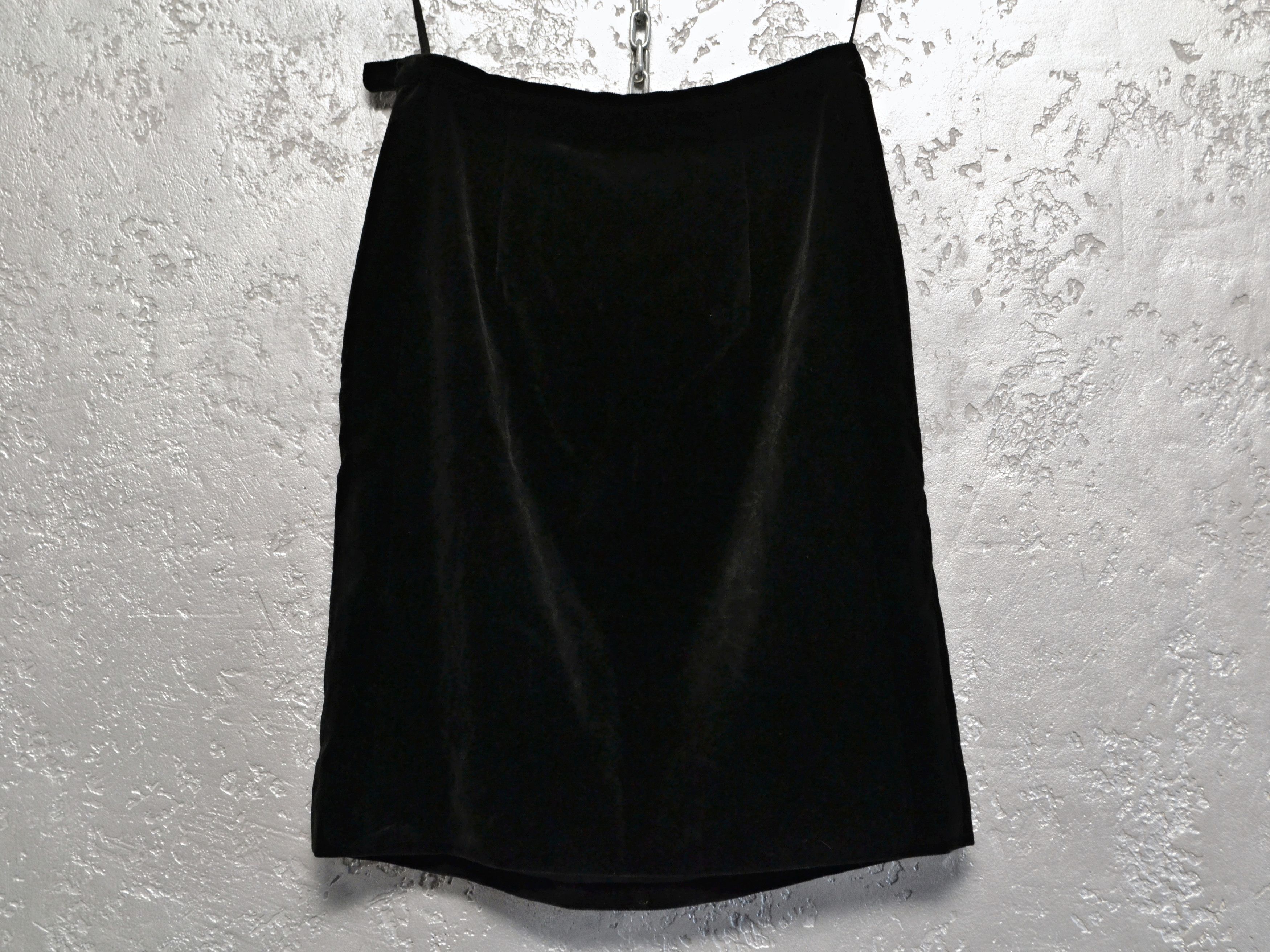 Valentino Valentino Boutique Women’s Black Velvet Skirt Size 27" / US 4 / IT 40 - 3 Thumbnail